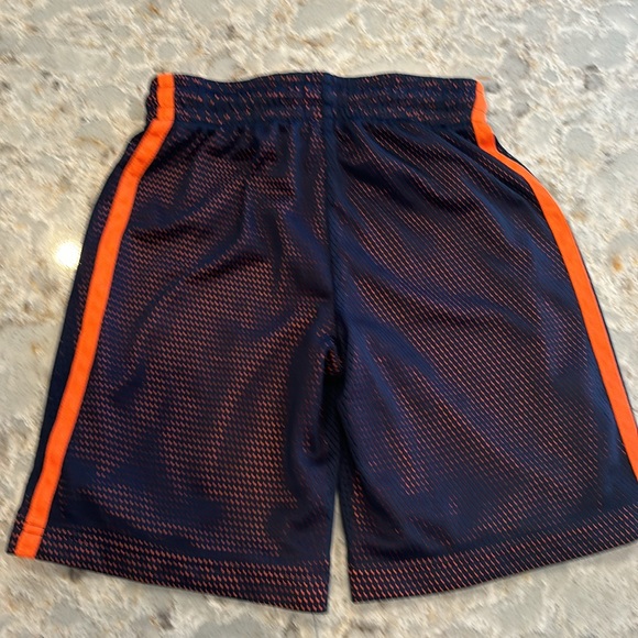 The Children’s Place boys basketball shorts. Medium - Picture 8 of 8